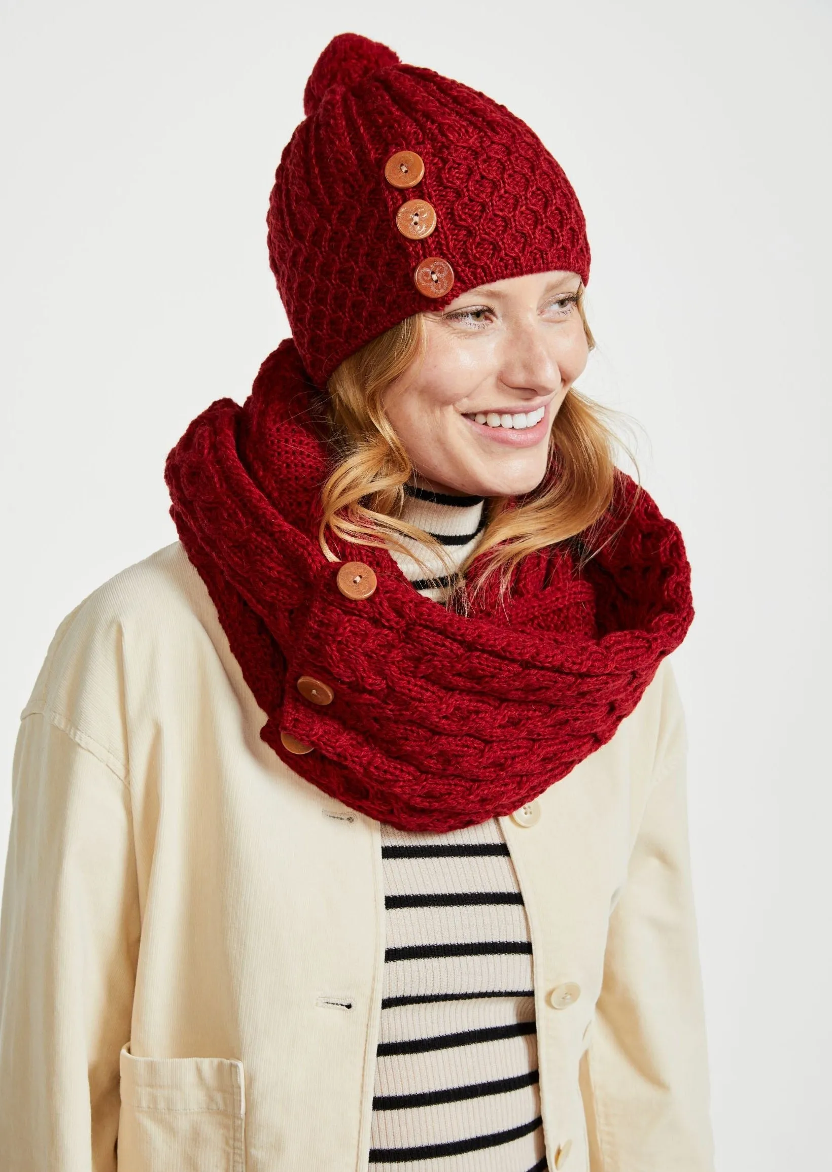 Aran Button Hat | Red