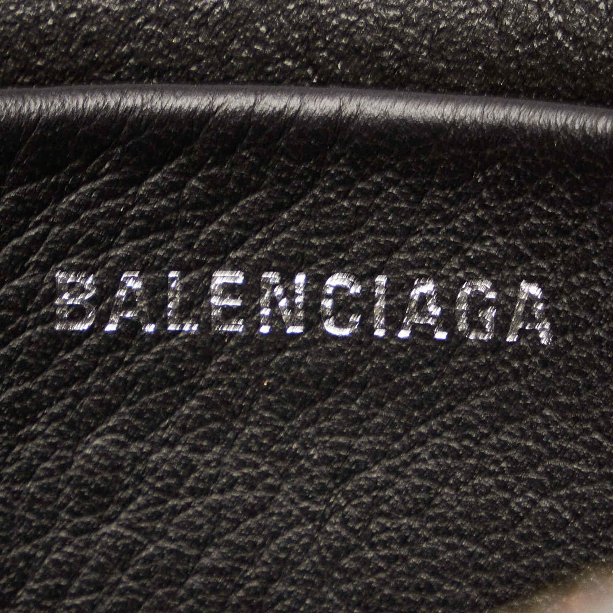 Balenciaga Everyday Crossbody (SHG-ACrwFy)