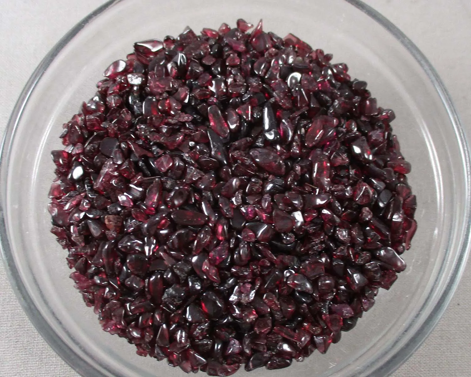 Garnet Stone Chips (Undrilled) 100grams (G081)